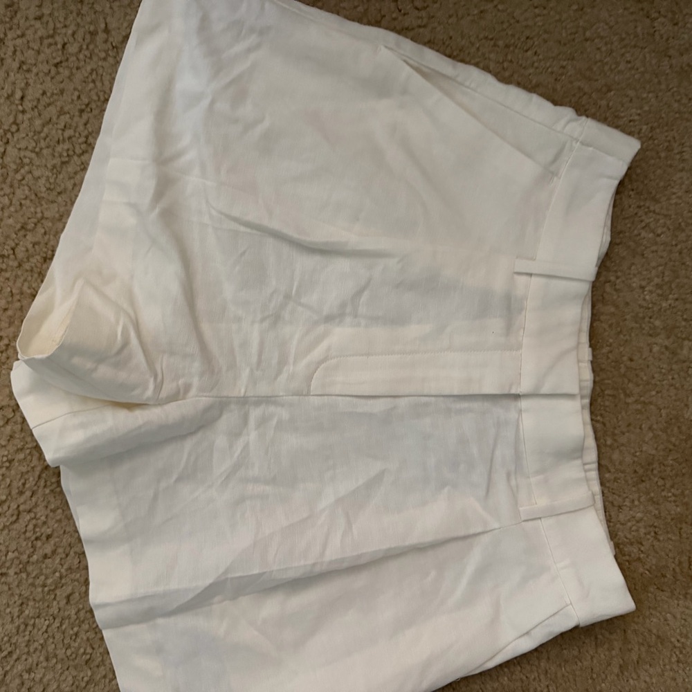 H&M White High-Waist Womens Shorts - Modern Tailored Style